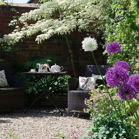 The Hollies Bed And Breakfast Uppingham Ngoại thất bức ảnh
