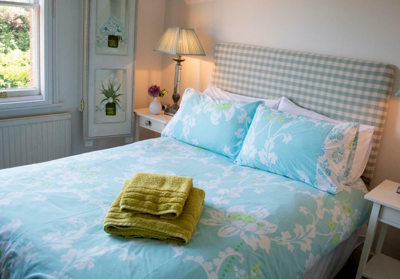 The Hollies Bed And Breakfast Uppingham Ngoại thất bức ảnh